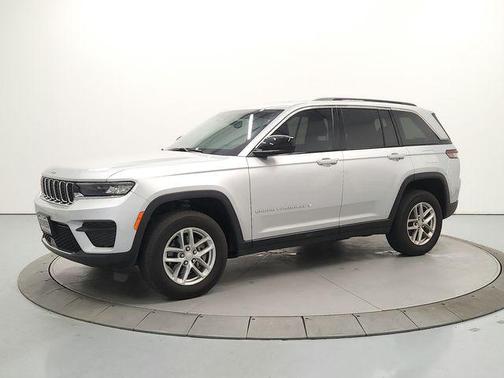 Silver Zynith 2024 Jeep Grand Cherokee Laredo