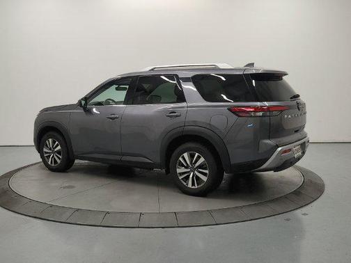 Gun Metallic 2025 Nissan Pathfinder SL 4WD