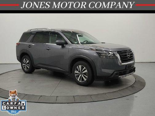 Gun Metallic 2025 Nissan Pathfinder SL 4WD