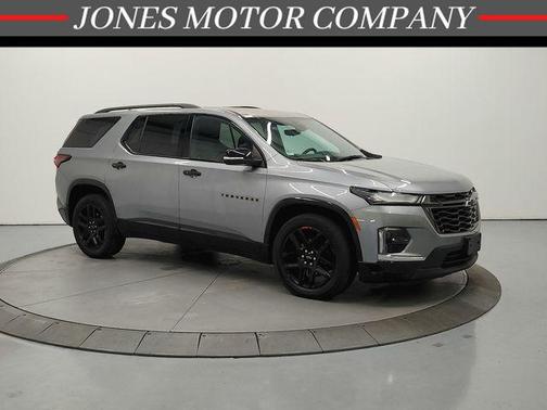 Sterling Gray Metallic 2023 Chevrolet Traverse Premier