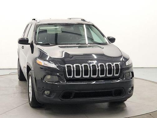 Brilliant Black Crystal Pearlcoat 2015 Jeep Cherokee Latitude