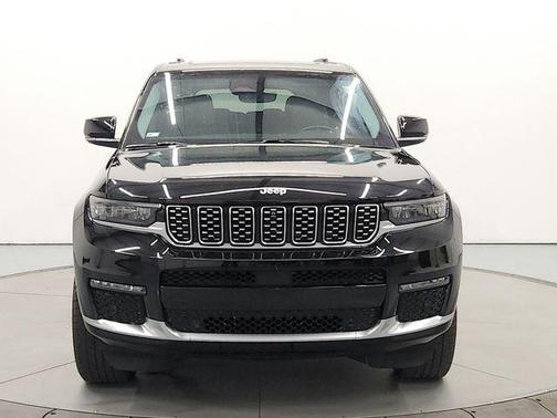 Diamond Black Crystal Pearlcoat 2022 Jeep Grand Cherokee L Summit