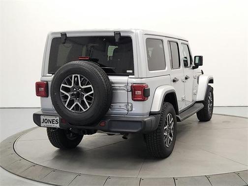 2024 Jeep Wrangler 4-Door Sahara 4x4