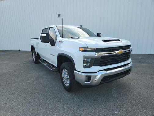 Summit White 2025 Chevrolet Silverado 2500 LT