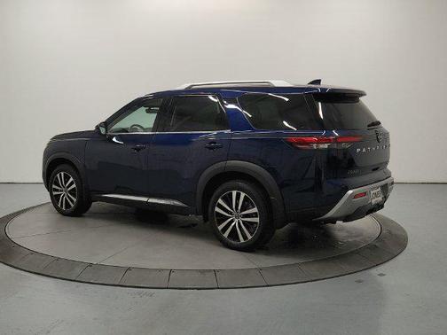 Deep Ocean Blue Pearl 2025 Nissan Pathfinder Platinum 4WD