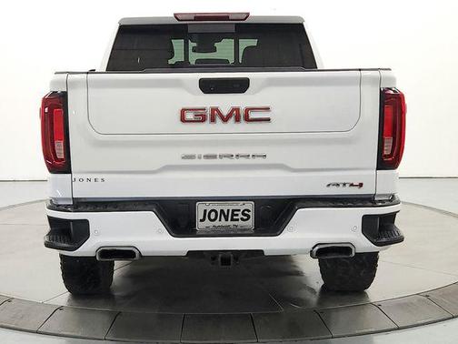 Summit White 2023 GMC Sierra 1500 AT4