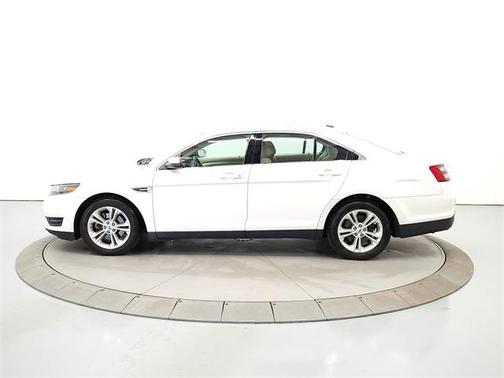 2018 Ford Taurus SEL