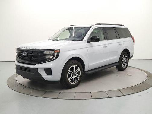 Space Silver Metallic 2025 Ford Expedition Active