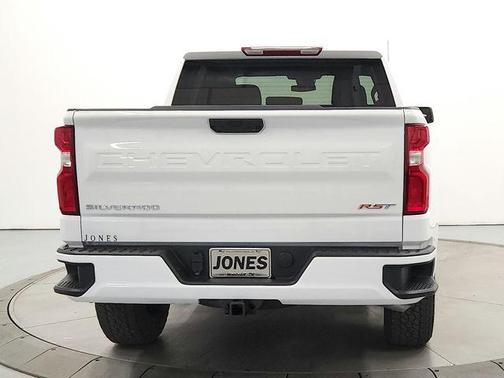 Summit White 2026 Chevrolet Silverado 1500 RST