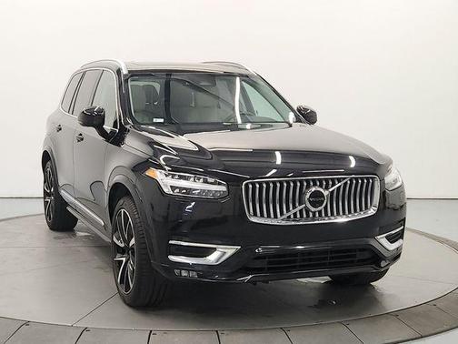Onyx Black Metallic 2023 Volvo XC90 B6 Plus 7-Seater