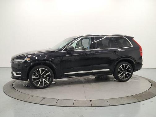 Onyx Black Metallic 2023 Volvo XC90 B6 Plus 7-Seater