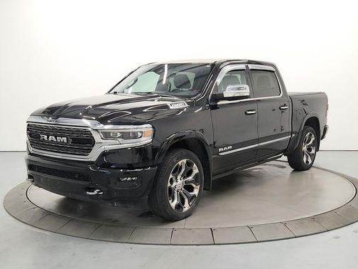 Diamond Black Crystal Pearlcoat 2022 RAM 1500 Limited
