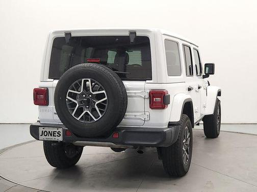 Bright White Clearcoat 2025 Jeep Wrangler Sahara
