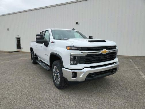 Summit White 2026 Chevrolet Silverado 2500 LT