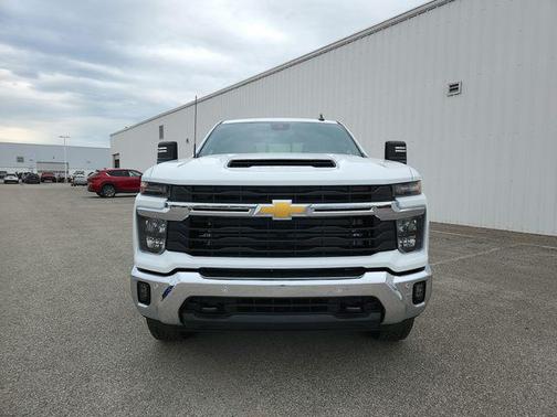 Summit White 2026 Chevrolet Silverado 2500 LT
