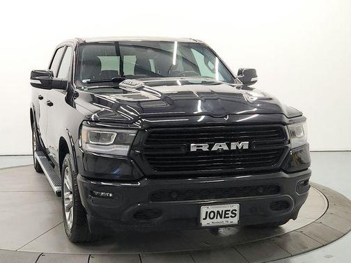 Diamond Black Crystal Pearl 2021 RAM 1500 Laramie