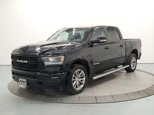Diamond Black Crystal Pearl 2021 RAM 1500 Laramie