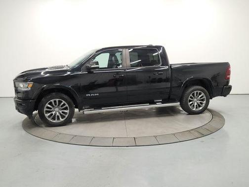 Diamond Black Crystal Pearl 2021 RAM 1500 Laramie