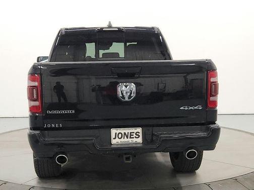 Diamond Black Crystal Pearl 2021 RAM 1500 Laramie