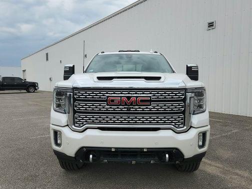 White Frost Tricoat 2022 GMC Sierra 2500 Denali