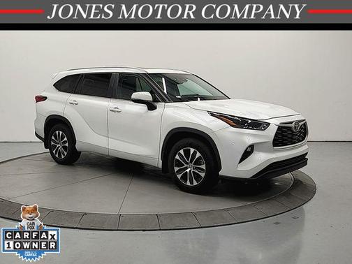 Wind Chill Pearl 2023 Toyota Highlander XLE