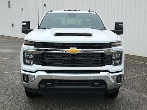 Summit White 2026 Chevrolet Silverado 3500 LT