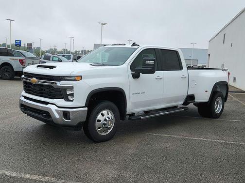 Summit White 2026 Chevrolet Silverado 3500 LT