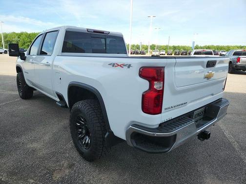 Summit White 2024 Chevrolet Silverado 2500 LT