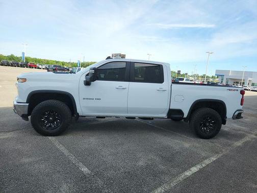 Summit White 2024 Chevrolet Silverado 2500 LT