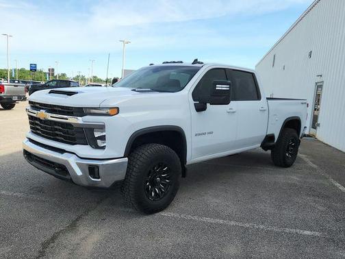 Summit White 2024 Chevrolet Silverado 2500 LT