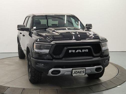 Diamond Black Crystal Pearlcoat 2023 RAM 1500 Rebel