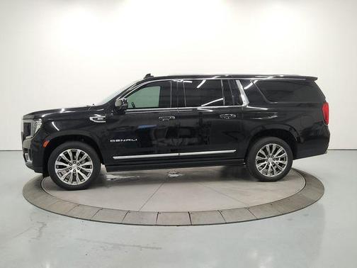 Onyx Black 2022 GMC Yukon XL Denali