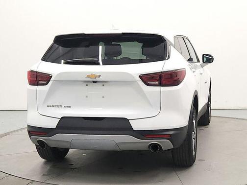 Summit White 2025 Chevrolet Blazer 2LT