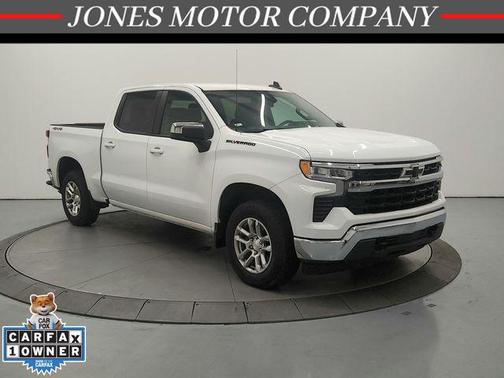 Summit White 2024 Chevrolet Silverado 1500 LT