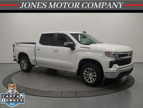 Summit White 2024 Chevrolet Silverado 1500 LT