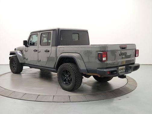 Sting-Gray Clearcoat 2023 Jeep Gladiator Willys 4x4