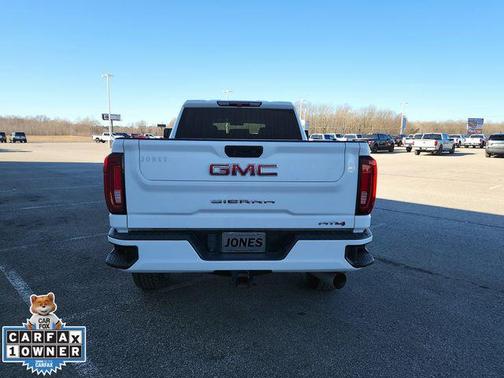Summit White 2023 GMC Sierra 2500 AT4