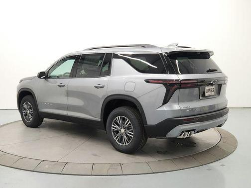 Sterling Gray Metallic 2026 Chevrolet Traverse LT