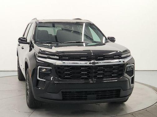 Mosaic Black Metallic 2026 Chevrolet Traverse LT