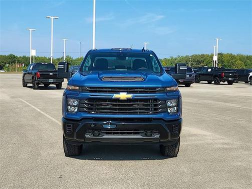 2024 Chevrolet Silverado 2500 Custom