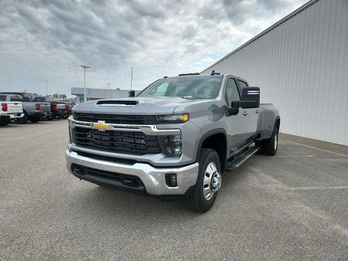 Sterling Gray Metallic 2026 Chevrolet Silverado 3500 LT