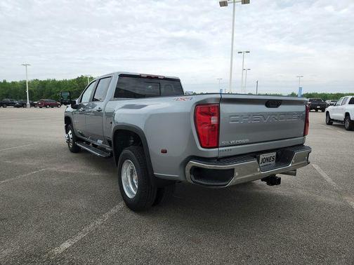Sterling Gray Metallic 2026 Chevrolet Silverado 3500 LT