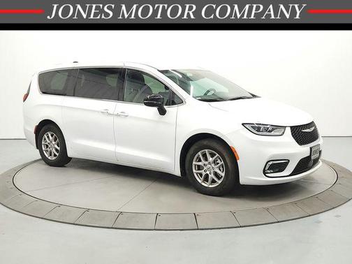 Bright White Clearcoat 2025 Chrysler Pacifica L