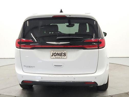 Bright White Clearcoat 2025 Chrysler Pacifica L