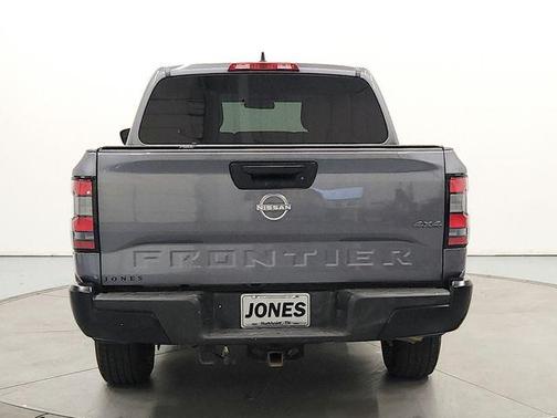 Gun Metallic 2022 Nissan Frontier S