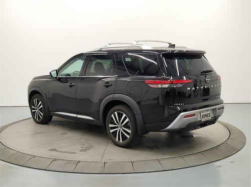 2024 Nissan Pathfinder Platinum FWD