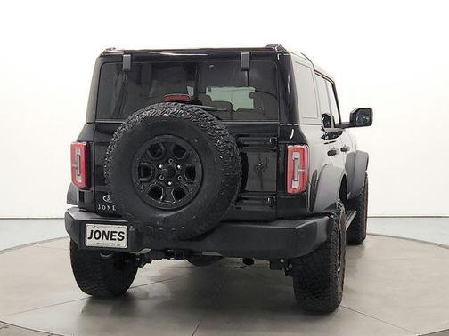 SHADOW BLACK 2024 Ford Bronco Wildtrak