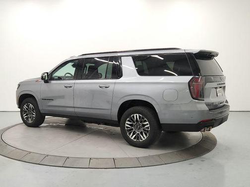 Sterling Gray Metallic 2025 Chevrolet Suburban 4WD Z71