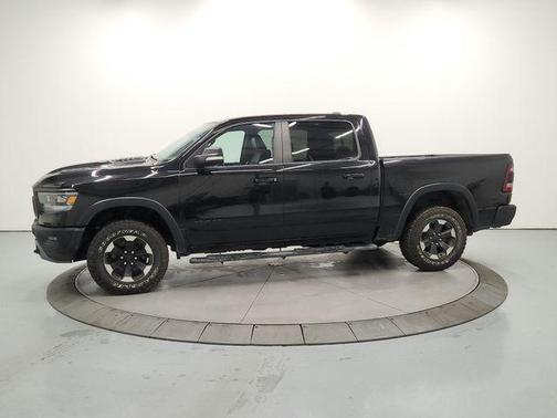 Diamond Black Crystal Pearlcoat 2022 RAM 1500 Rebel