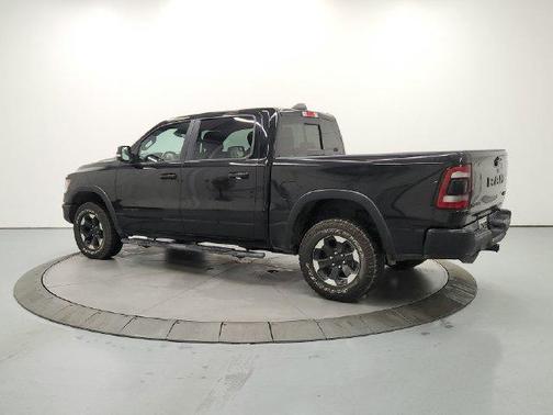 Diamond Black Crystal Pearlcoat 2022 RAM 1500 Rebel